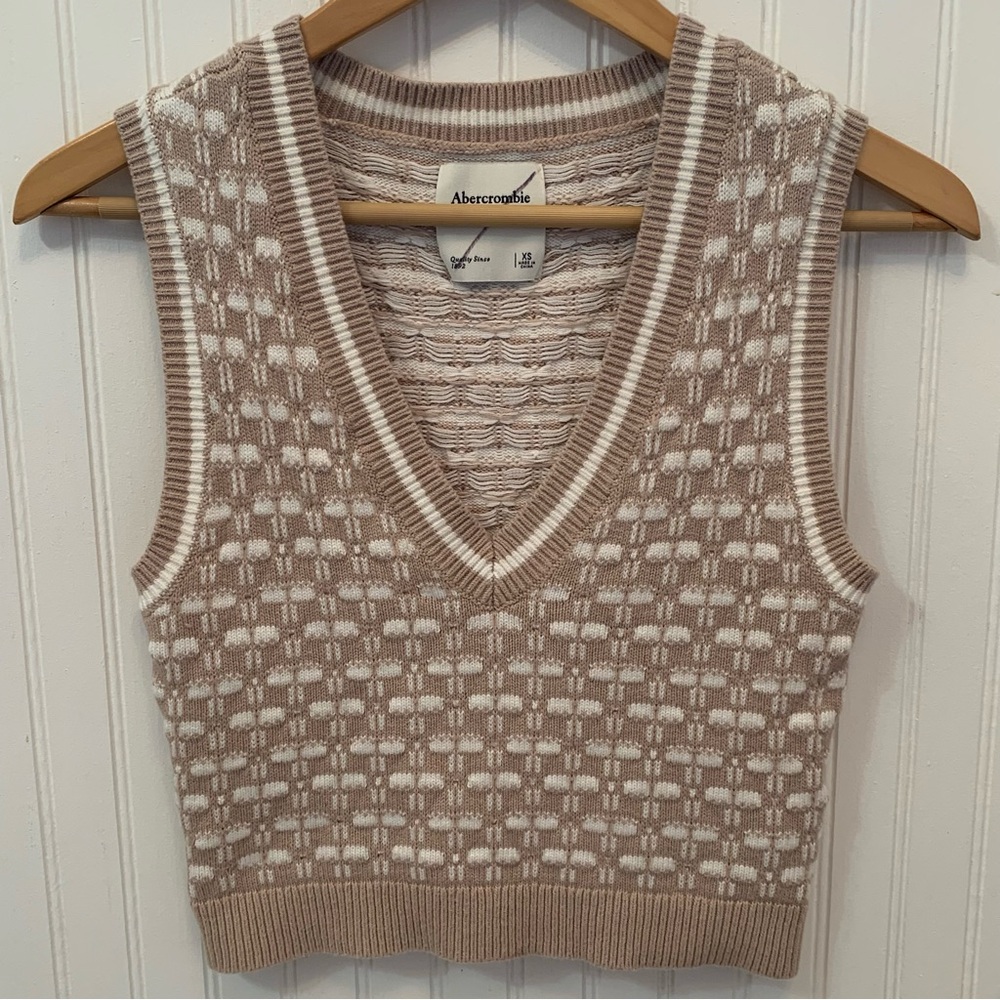 Abercrombie & Fitch Sweater Vest